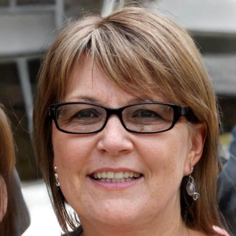 Sienna Blackwood, Financial Advisor